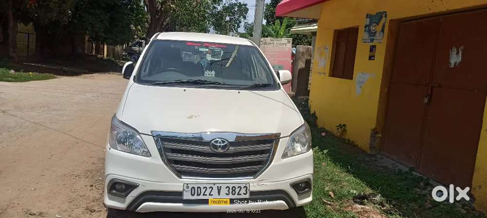 Toyota Innova 2016 Diesel 100000 Km Driven