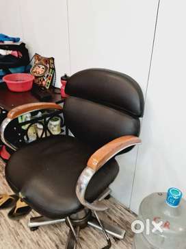 Salon chairs for sale olx hotsell