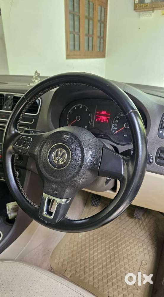 Volkswagen Vento 1.2 Highline Plus At 16 Alloy, 2013, Petrol