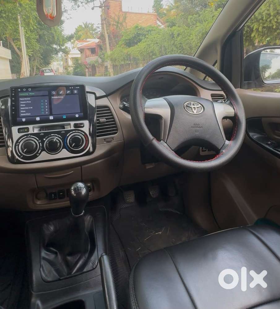 Toyota Innova 2.5 G (diesel) 8 Seater Bs Iv, 2016, Diesel