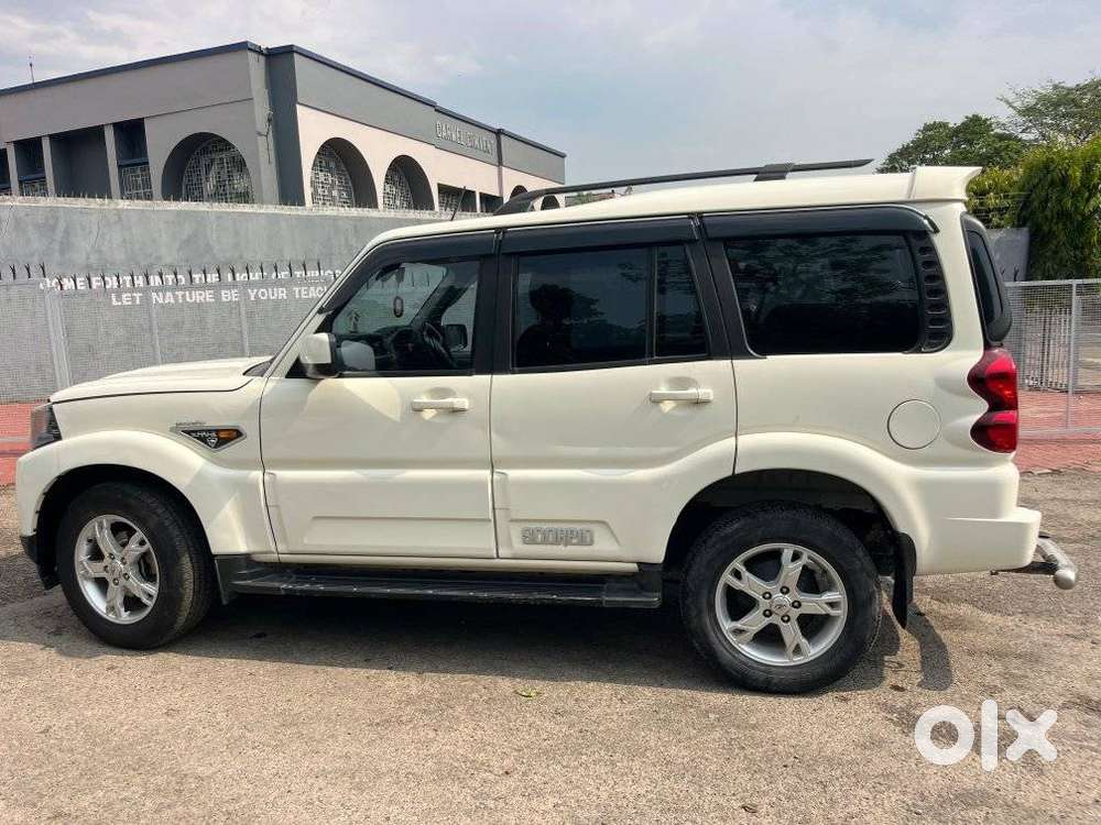 Mahindra Scorpio S10 8 Seater, 2016, Diesel