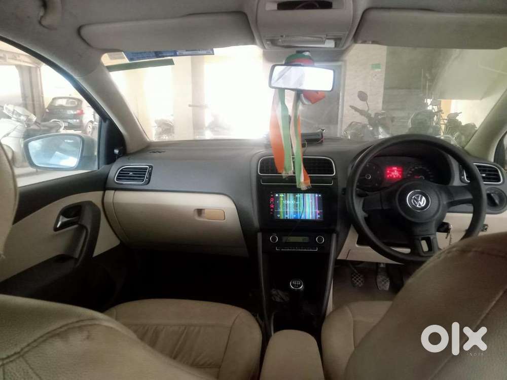 Volkswagen Vento 1.6 Highline Petrol/cng On Paper