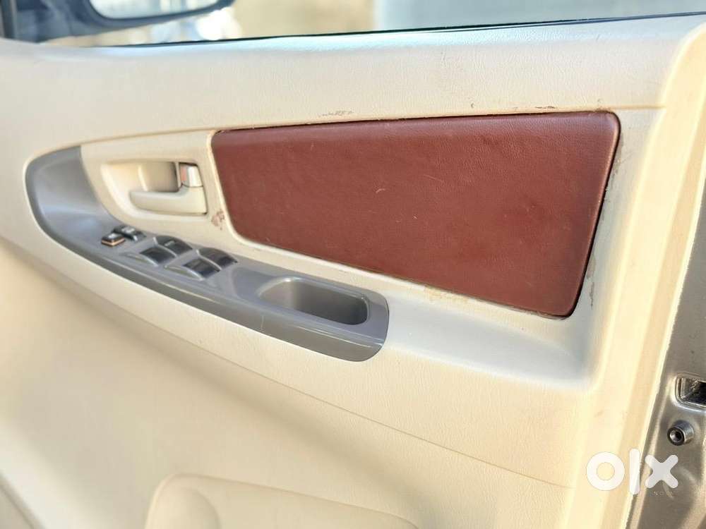 Toyota Innova 2014 Diesel Well Maintained