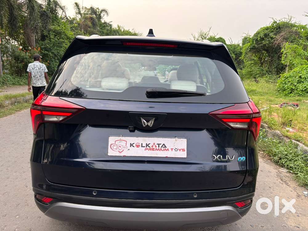 Mahindra Xuv700 2.0 Ax 7 Petrol At Str, 2022, Petrol