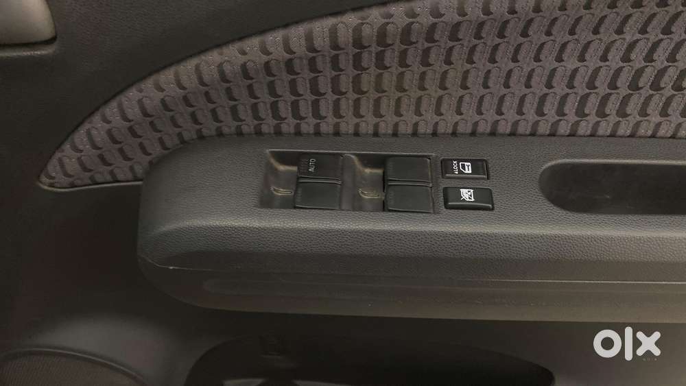 Maruti Suzuki Ritz Vxi, 2015, Petrol