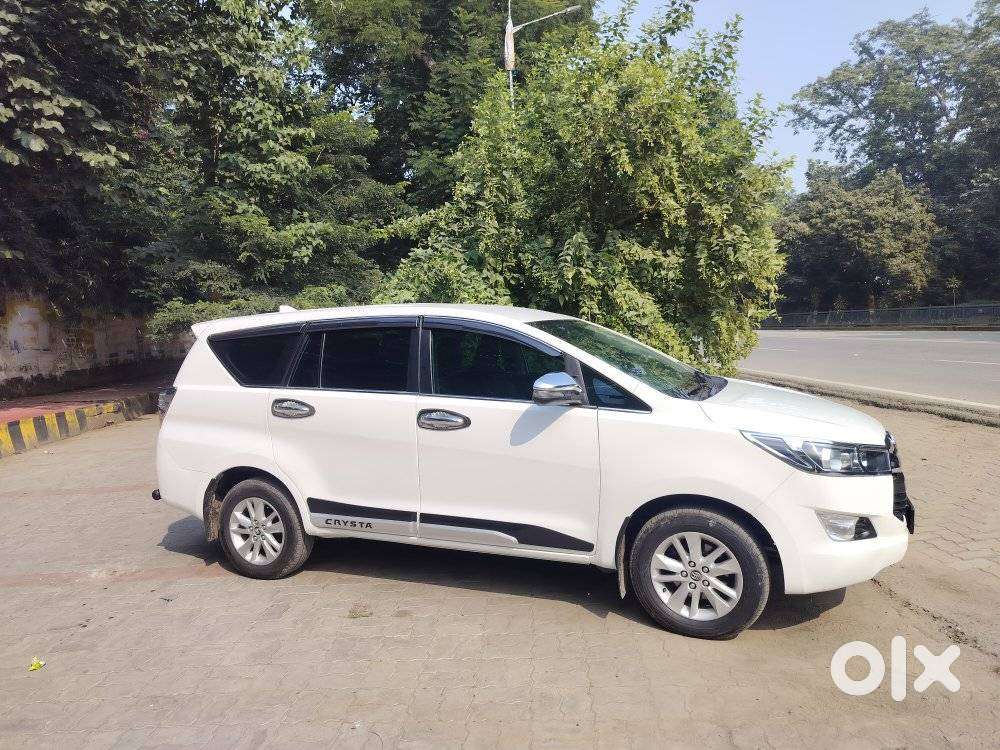 Toyota Innova Crysta 2.4 G Plus Mt 8 Str, 2017, Diesel