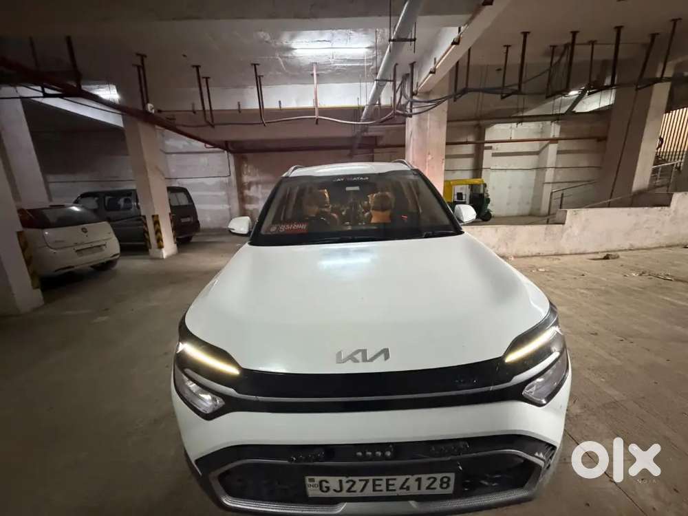 Kia Carens Prestige (o) Petrol