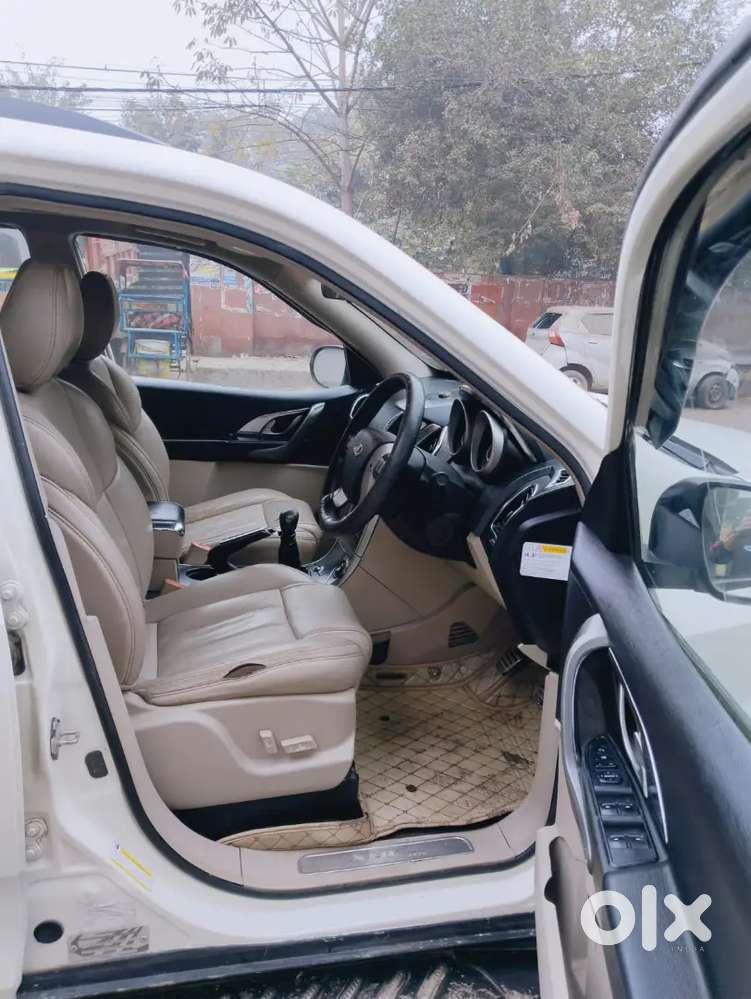 Mahindra Xuv500 2016 Diesel 65000 Km Driven