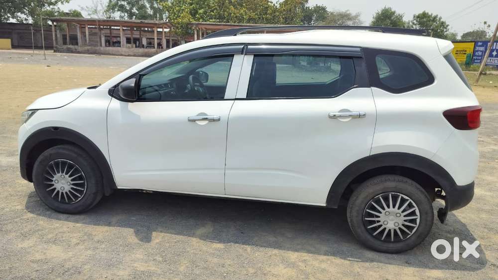 Renault Triber 1.0 Rxe, 2021, Petrol