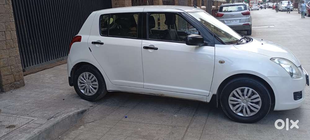 Maruti Suzuki Swift Vxi 1.2 Abs Bs-iv, 2011, Petrol