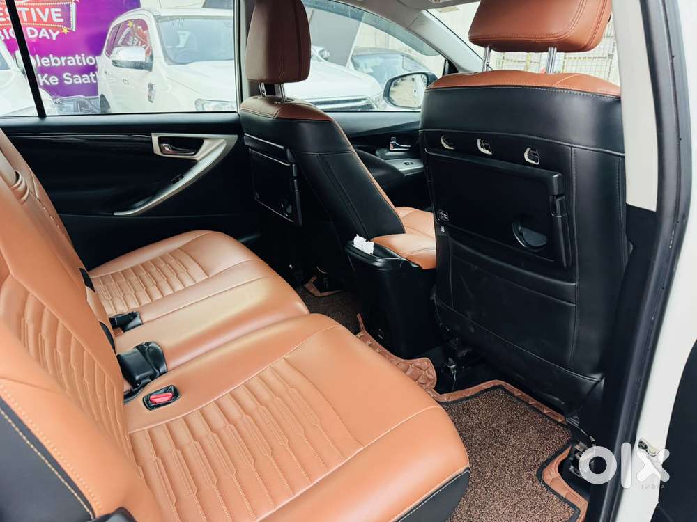 Toyota Innova Crysta 2.4 V 8 Str, 2025, Diesel