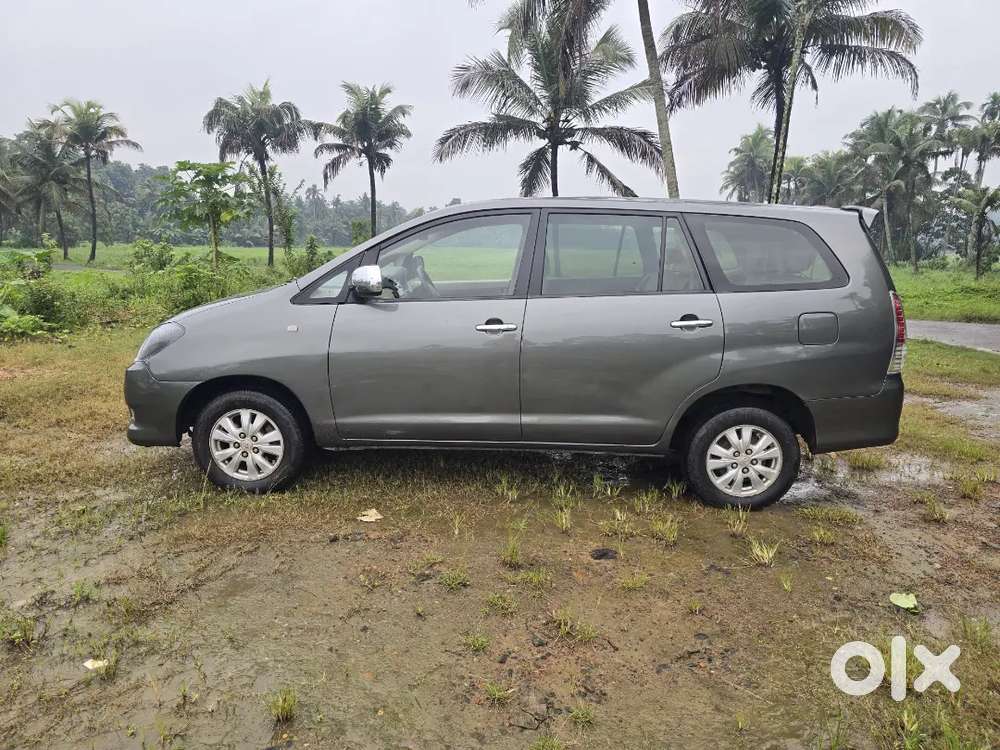 Toyota Innova Diesel 2011 Car