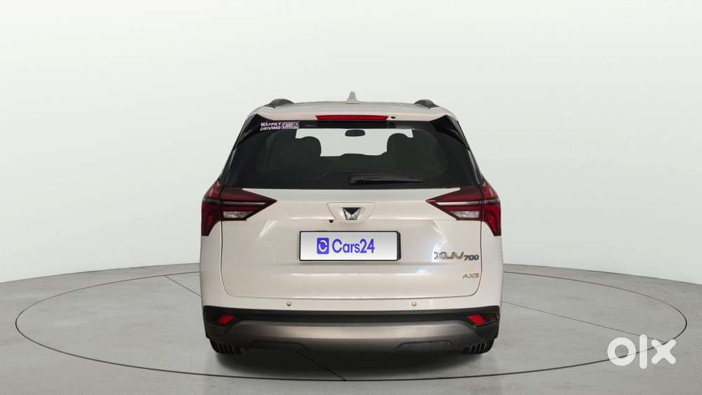 Mahindra Xuv700 2.0 Ax 5 Petrol Mt Str, 2023, Petrol