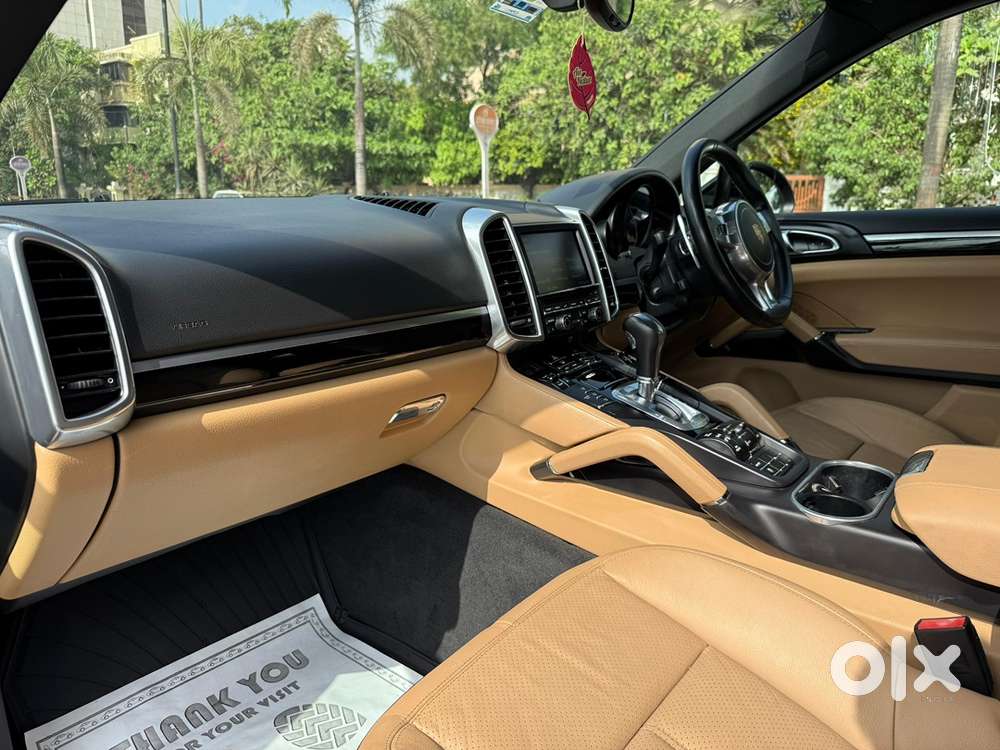 Porsche Cayenne 2014 Diesel 90000 Km Driven
