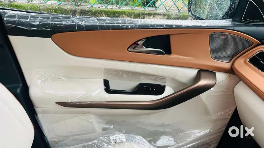 Mahindra Xuv 7xo Ax7 (t) Mt Fwd Diesel