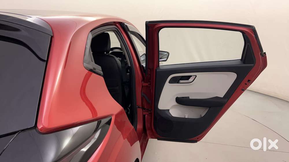 Tata Altroz Xz Plus I-turbo (s), 2023, Petrol