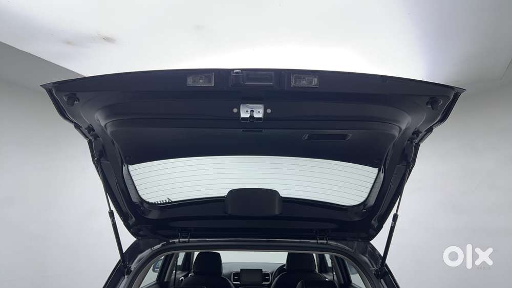 Hyundai Venue 1.2 S (o), 2024, Petrol