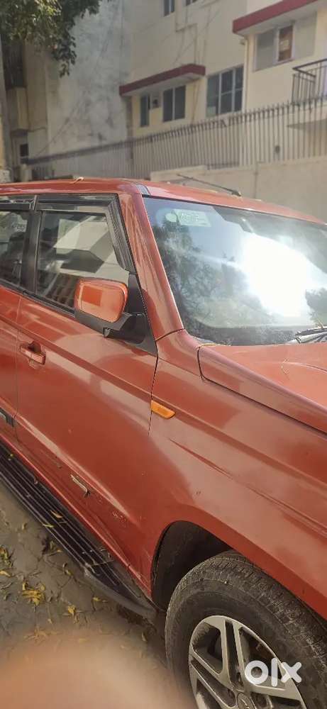 Tuv300 Plus Top Variant