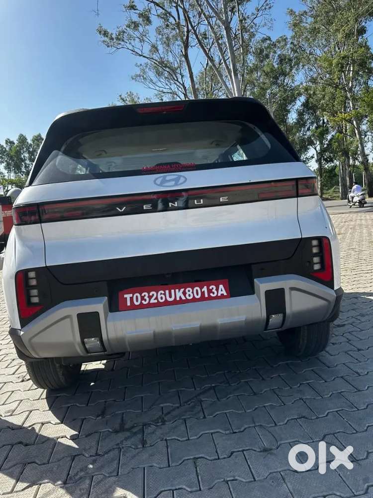 Hyundai New Venue 2026 Diesel 1326 Km Driven