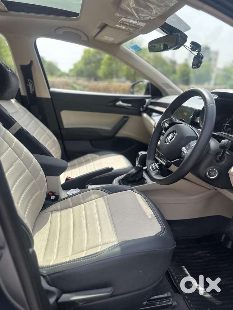 Skoda Slavia Sportline 1.0l Tsi Mt, 2025, Petrol