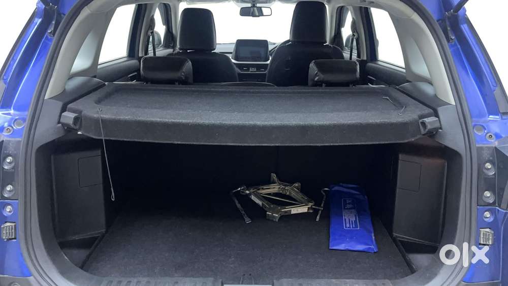 Maruti Suzuki Brezza 1.5 Zxi At Smart Hybrid Dual Tone, 2022, Petrol