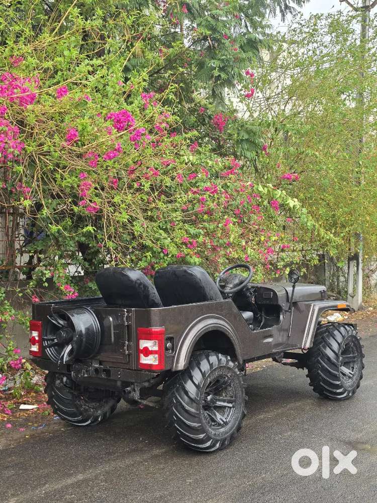 Mahindra Jeep Classic 1983