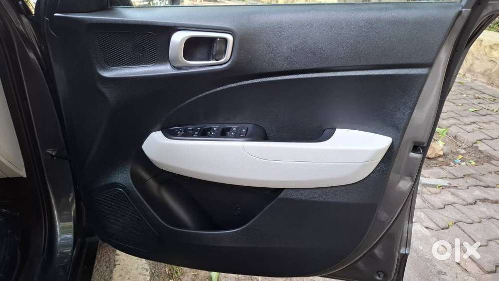 Hyundai Venue 1.2 S (o), 2022, Petrol