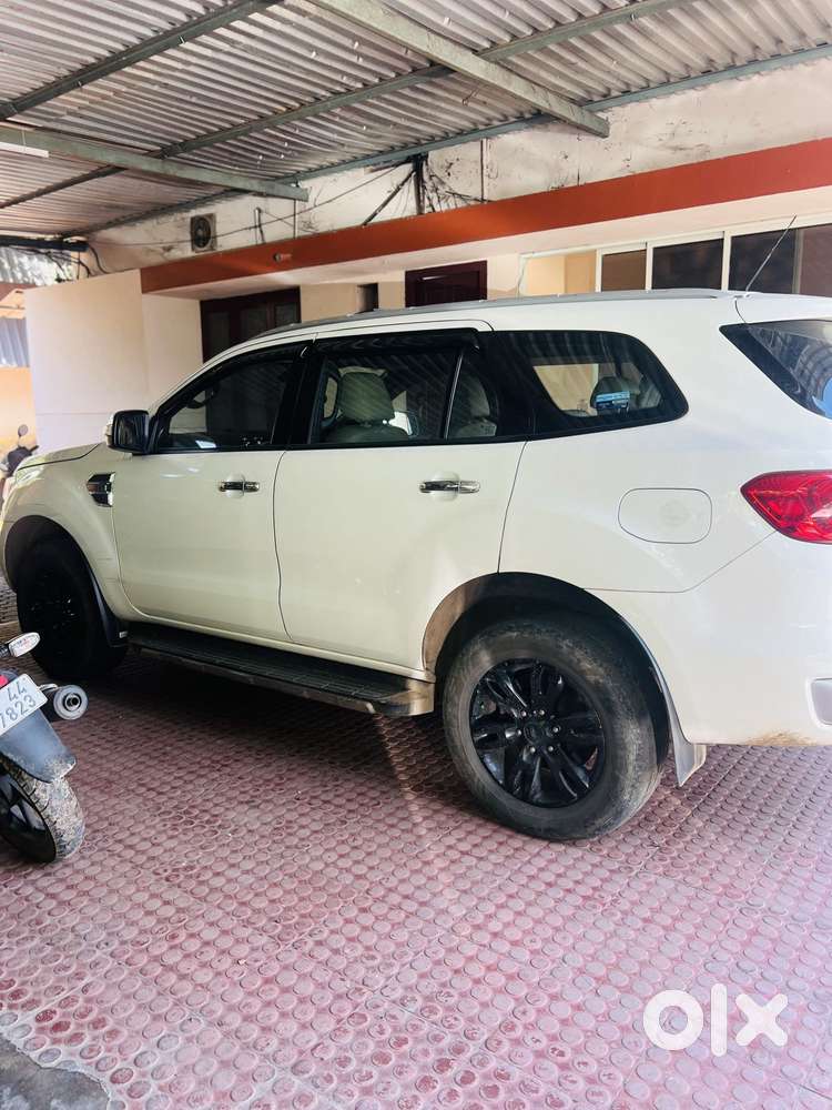 Ford Endeavour 3.2 Titanium At 4x4, 2017, Diesel