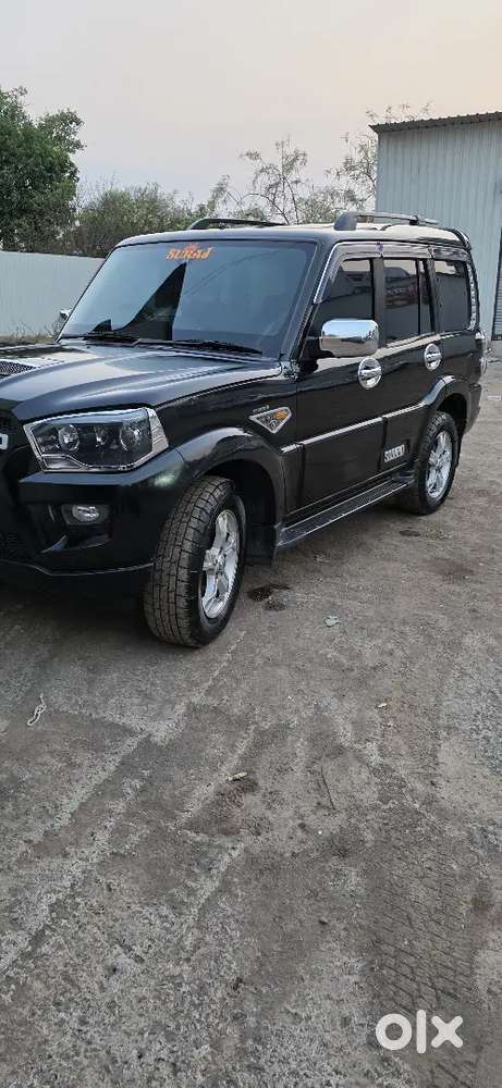 Scorpio S10 Top Model