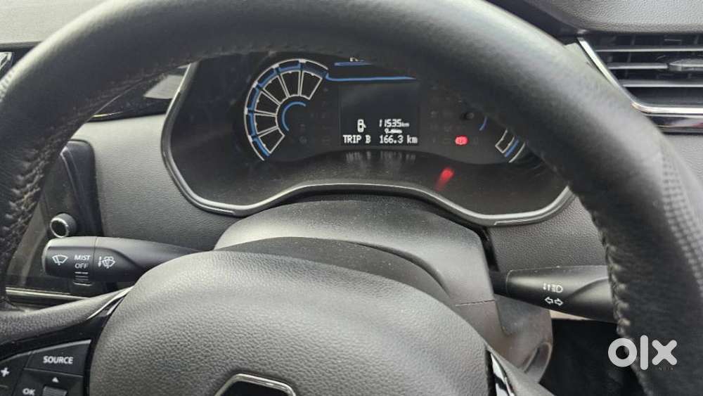 Renault Triber Rxt, 2023, Petrol
