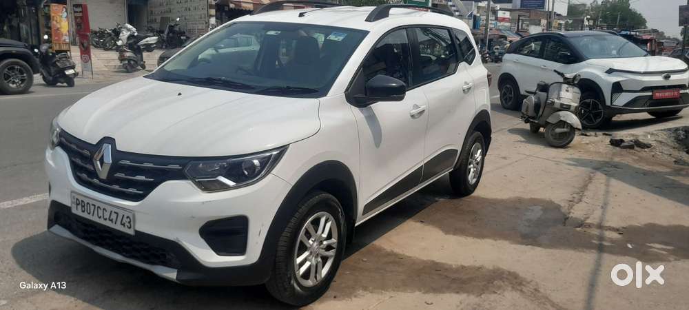 Renault Triber Rxt, 2022, Petrol