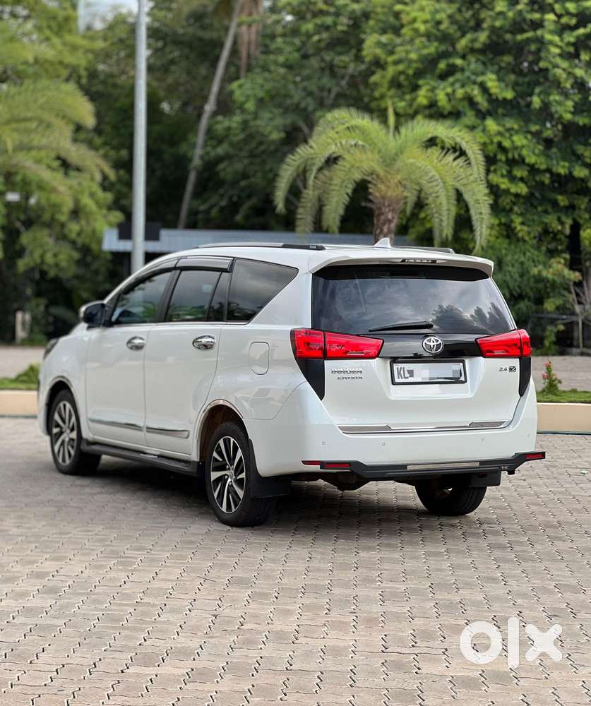 Toyota Innova Crysta [2020-ongoing] 2.4 Zx 7 Str, 2022, Diesel