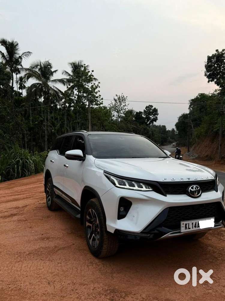 Toyota Fortuner Legender 2024 4x2