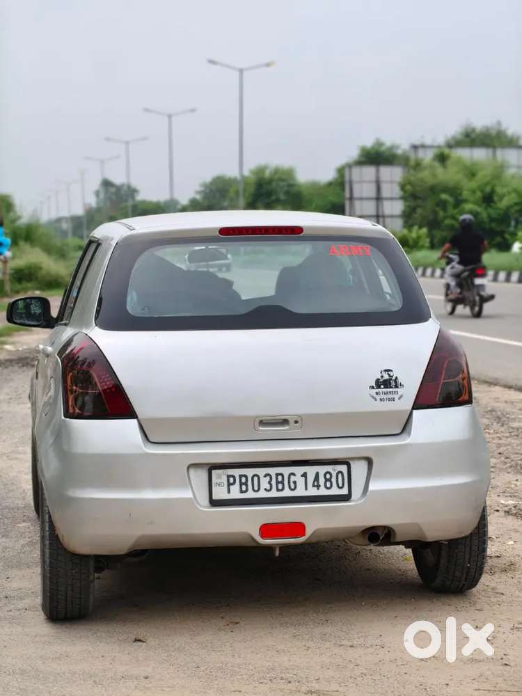 Maruti Suzuki Swift Vxi 2010