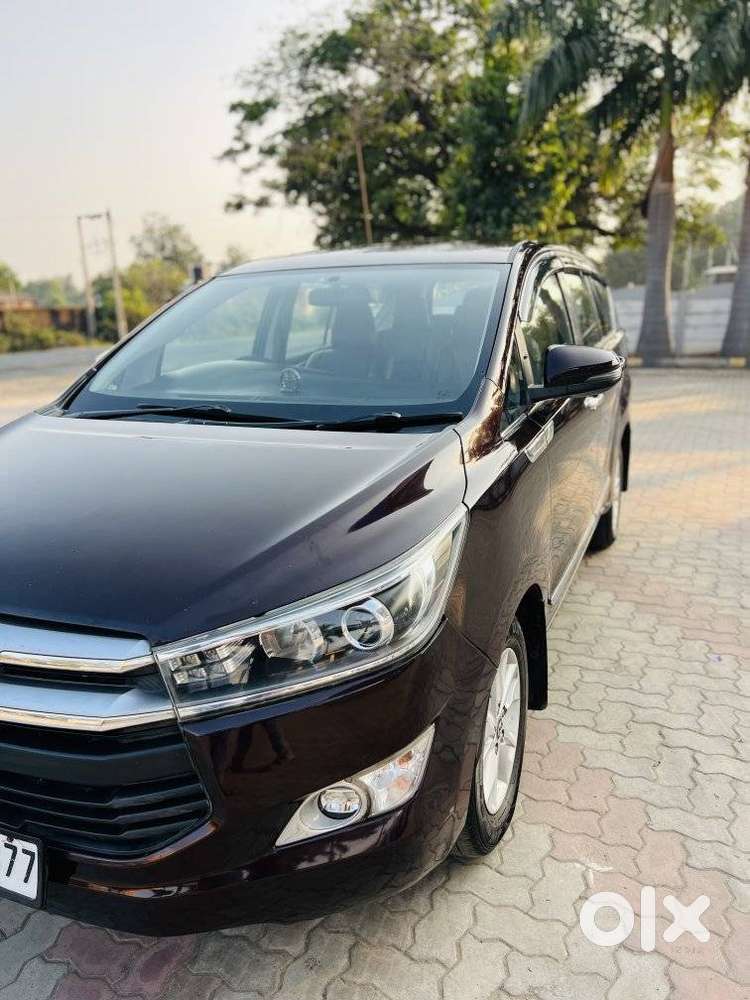 Toyota Innova Crysta 2.4 V 8 Str, 2017, Diesel