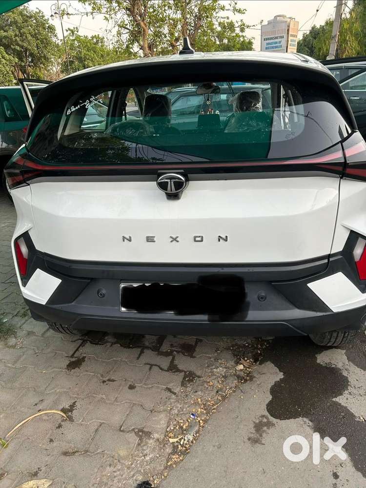 Tata Nexon 2025 Petrol