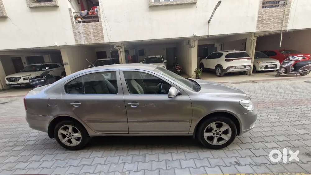 Skoda Laura Elegance 2013 Diesel Automatic