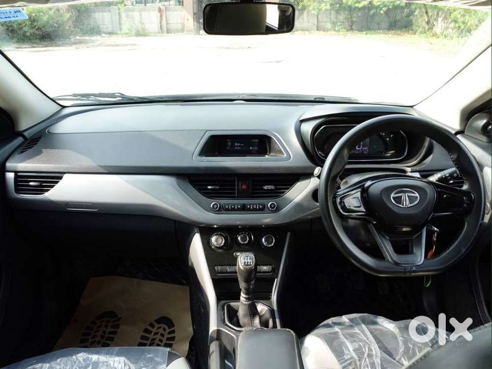 Tata Nexon, 2023, Petrol