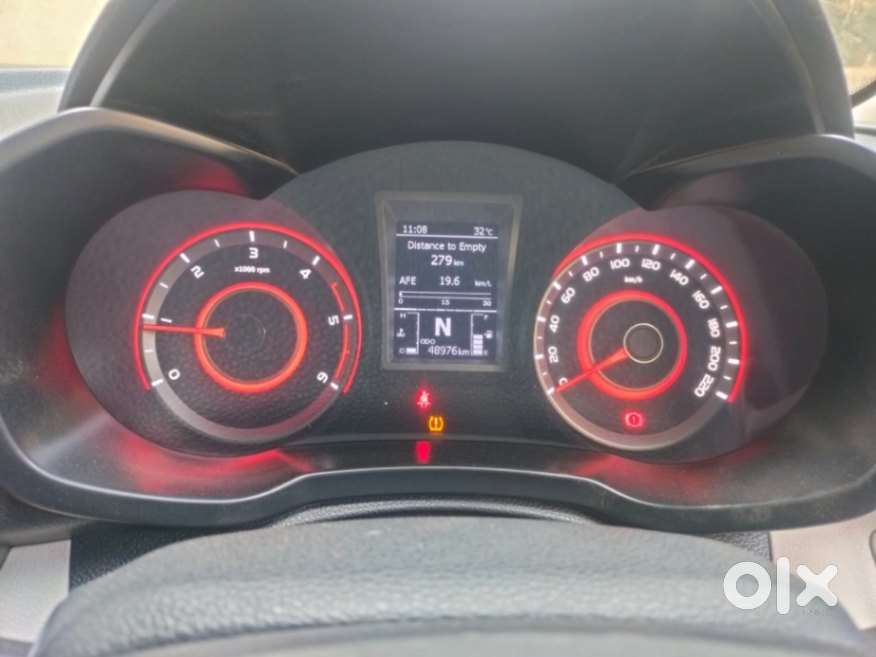 Mahindra Xuv300 W8 (o) 1.5 Diesel Amt, 2022, Diesel