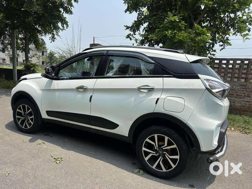 Tata Nexon 1.2 Revotron Xm (s), 2023, Petrol