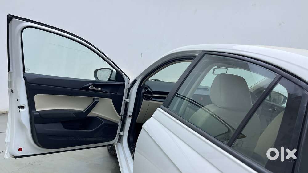 Skoda Slavia Ambition 1.0l Tsi At, 2022, Petrol