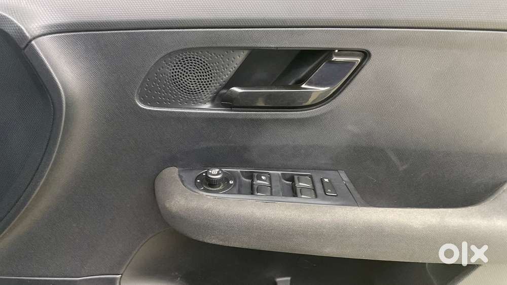 Tata Altroz 1.2 Xza Plus Dark Edition Dct, 2022, Petrol