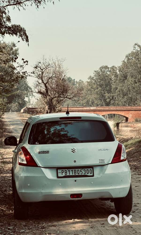 Maruti Suzuki Swift 2015 Diesel 130000 Km Driven