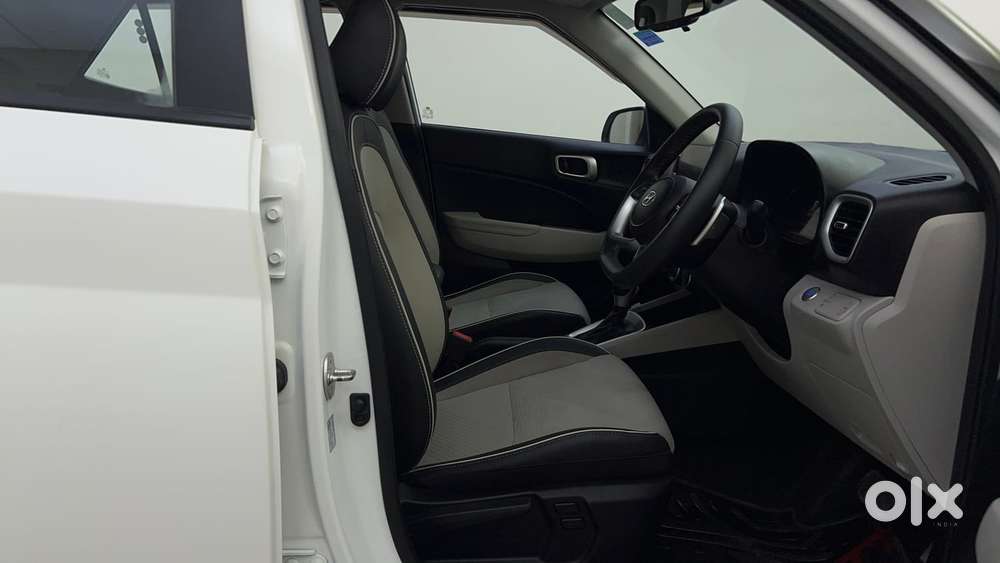 Hyundai Venue 1.0 Sx (o) Turbo Dct, 2023, Petrol