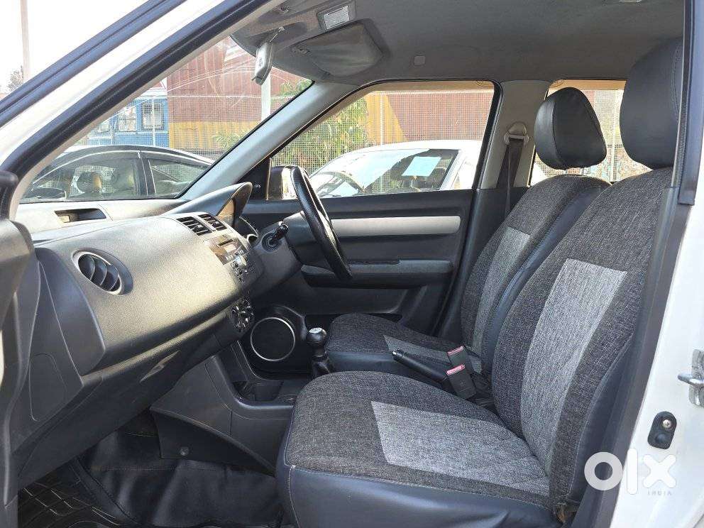 Maruti Suzuki Swift Dzire Vxi, 2011, Petrol