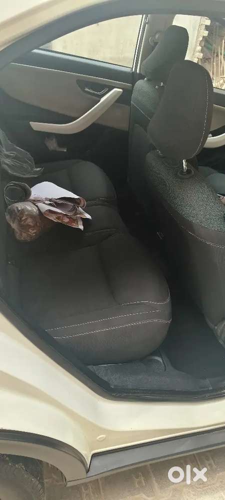 Tata Nexon Creative Amt Petrol White Color New Car