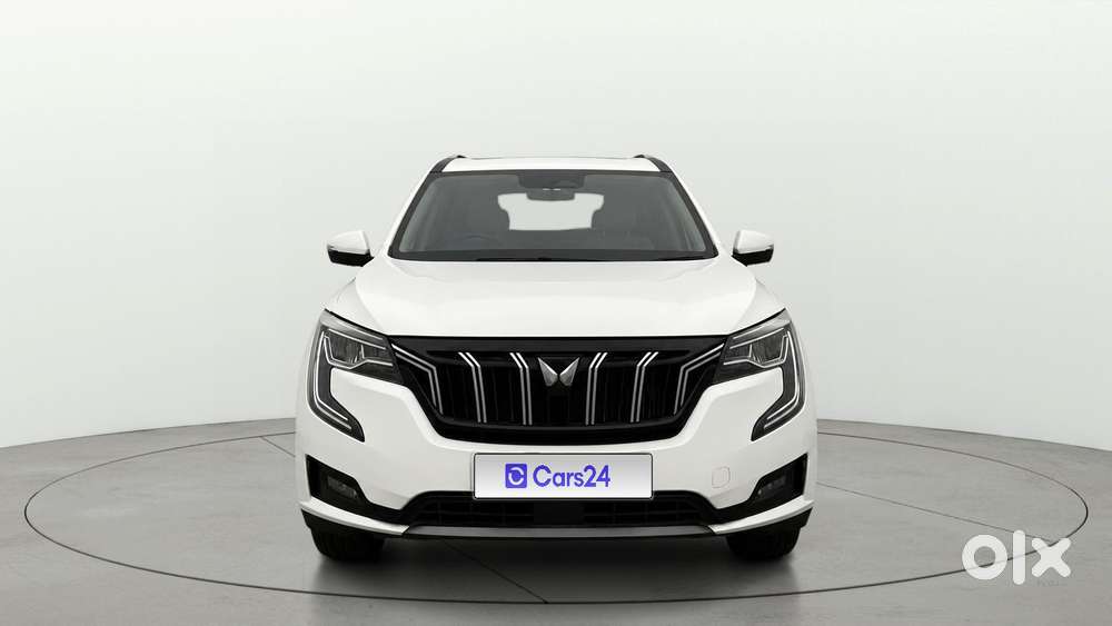 Mahindra Xuv700 2.0 Ax 7 Petrol Mt Str, 2025, Petrol