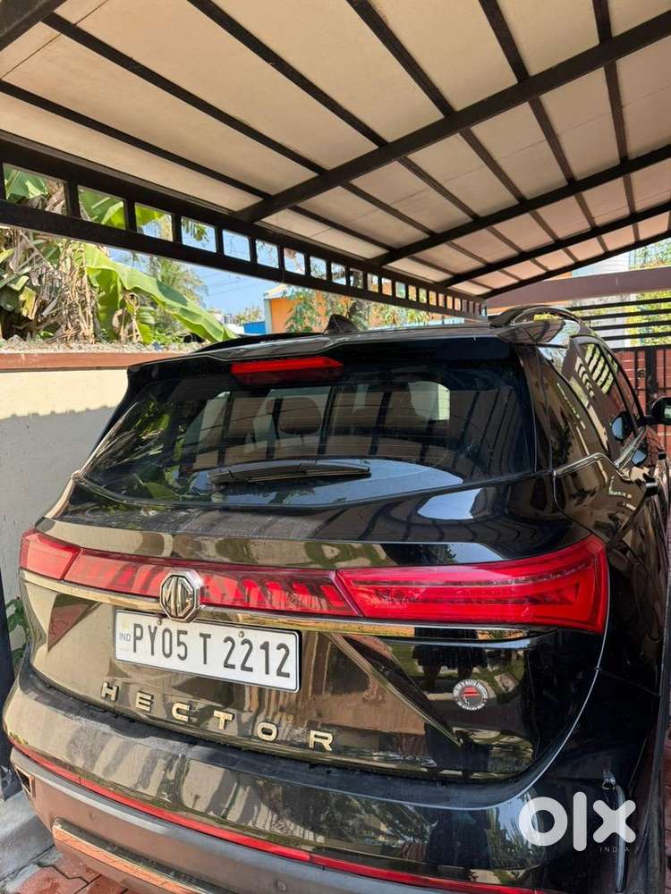 Mg Hector Black Storm