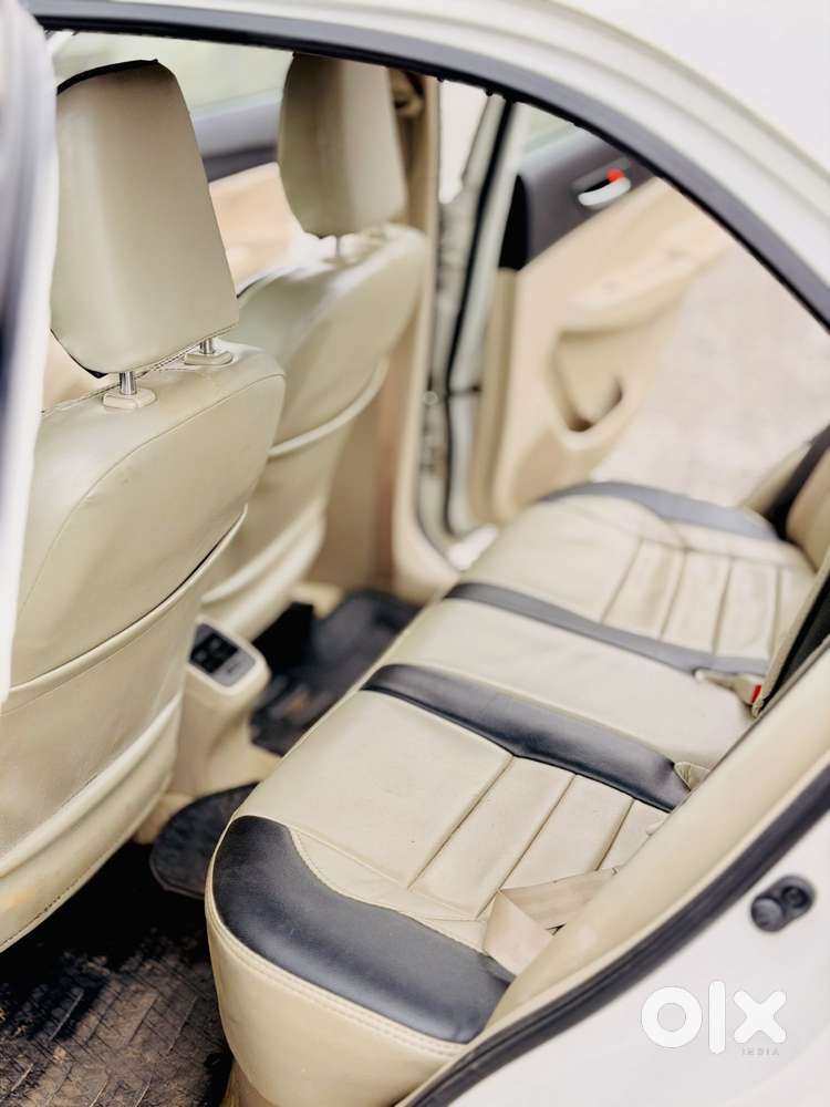 Maruti Suzuki Swift Dzire Vxi Optional, 2017, Petrol