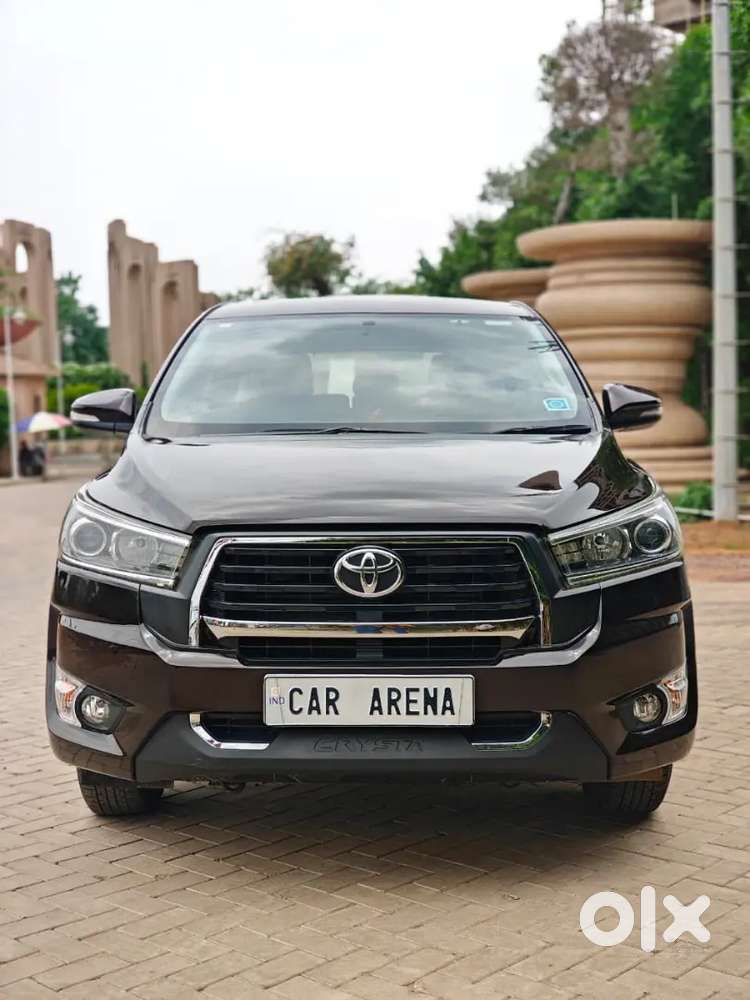 Toyota Innova Crysta 2.4 V Manual 2017